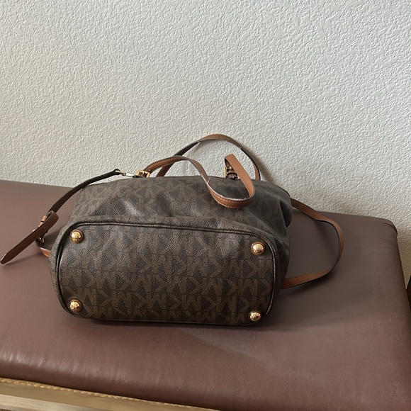 Michael Kors signature bag with outer and inner pockets, good condition - Picture 3 of 5